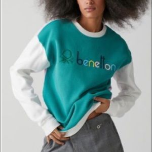 NWT colour block crewneck sweater .